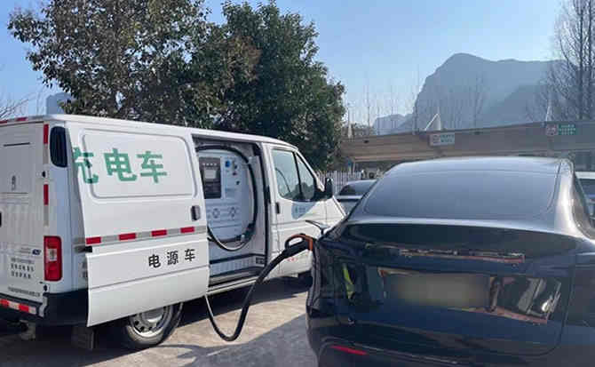巴林右旗汽车搭电