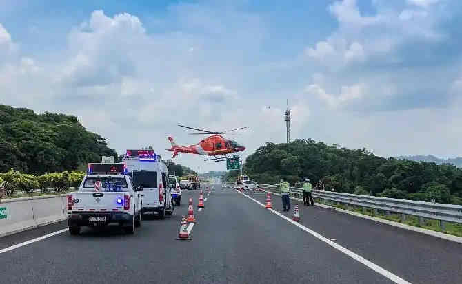 巴林右旗高速公路汽车救援案例