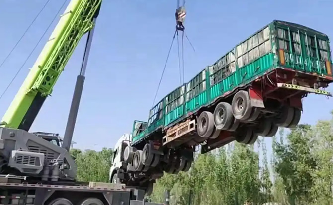 巴林右旗道路脱困救援案例